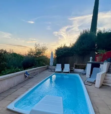 La Petite Maison Sur La Colline - Piscine Privee Casa de Férias